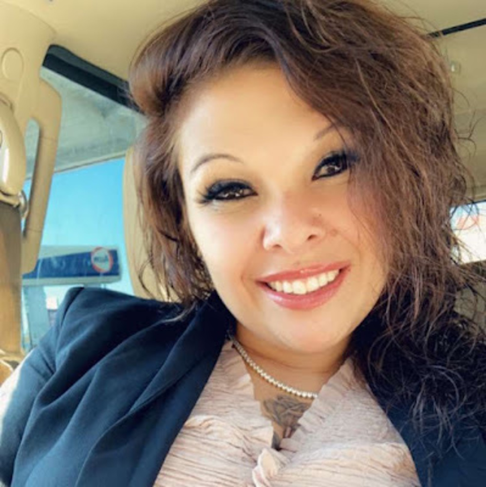 Meet your Posher, Crystal